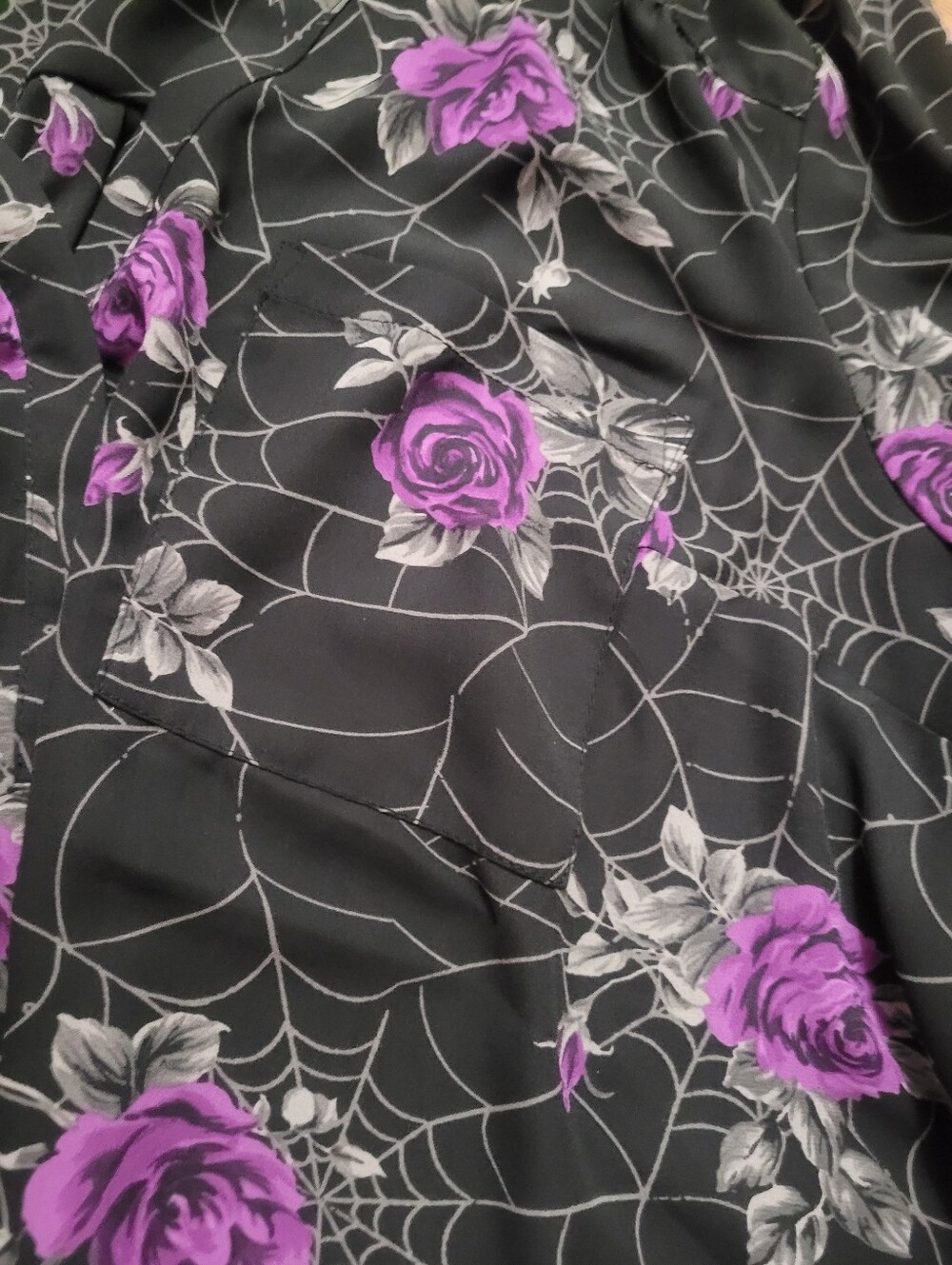 Torrid spiderweb rose Hadley top 2 goth witchy - Picture 3 of 3